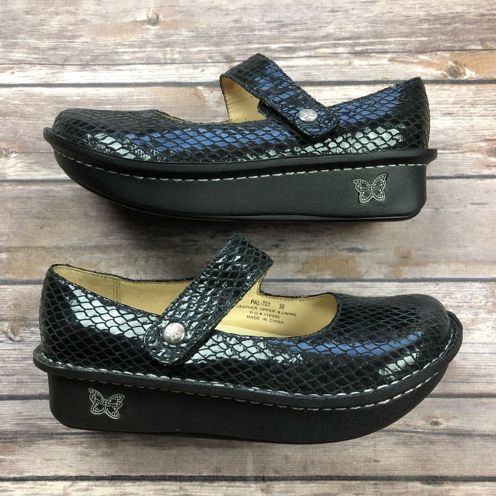 🌵FINAL🌵 Alegria Snakeskin Mary Jane Shoes